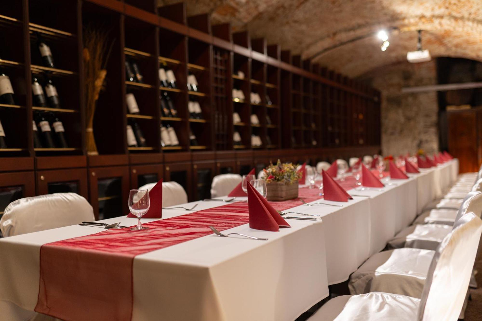 Boutique Hotel Zlaty Dukat كَشّا المظهر الخارجي الصورة