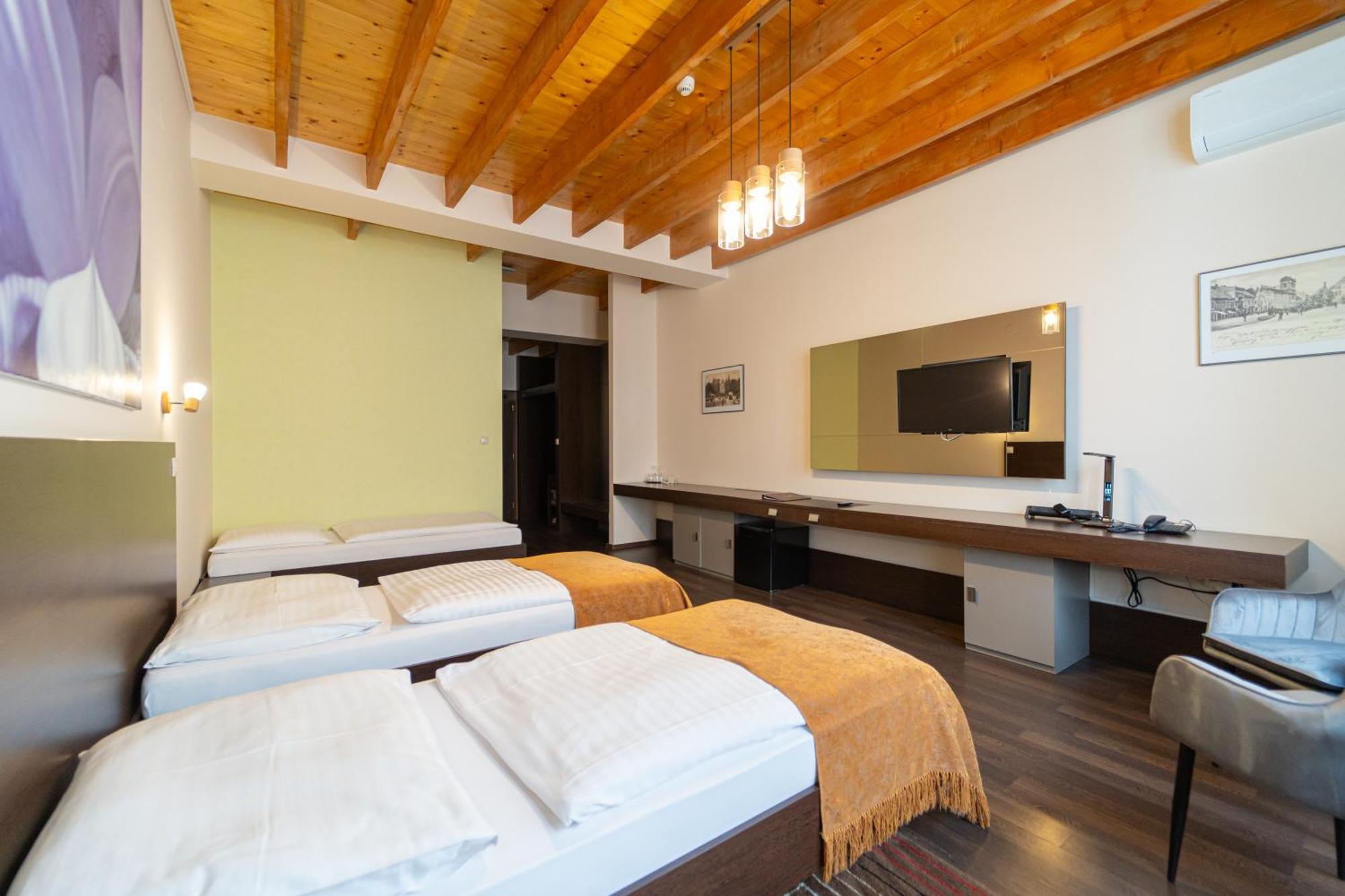 Boutique Hotel Zlaty Dukat كَشّا المظهر الخارجي الصورة