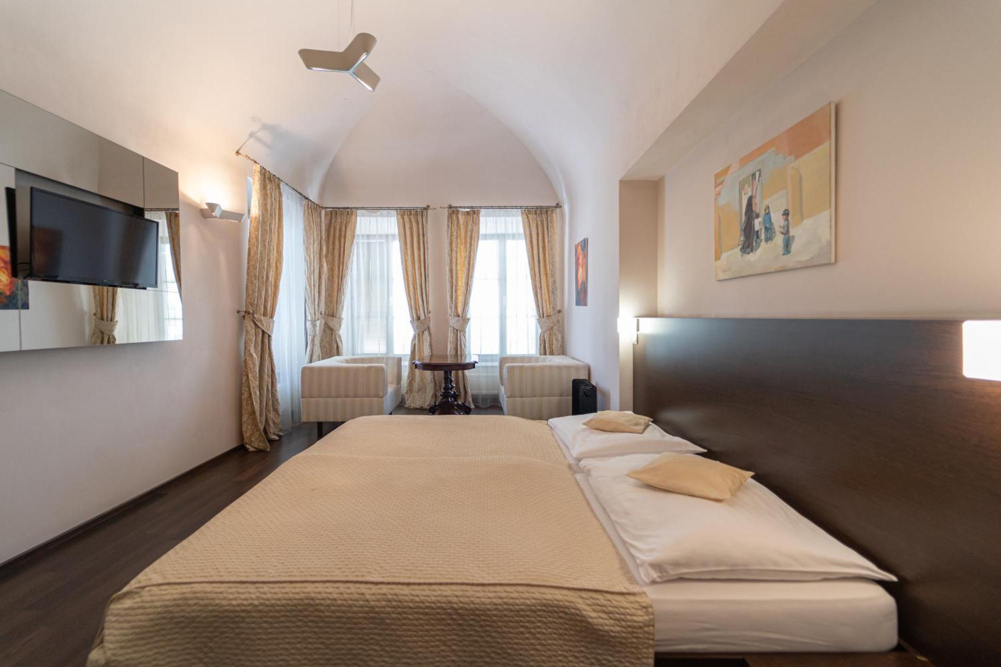 Boutique Hotel Zlaty Dukat كَشّا المظهر الخارجي الصورة