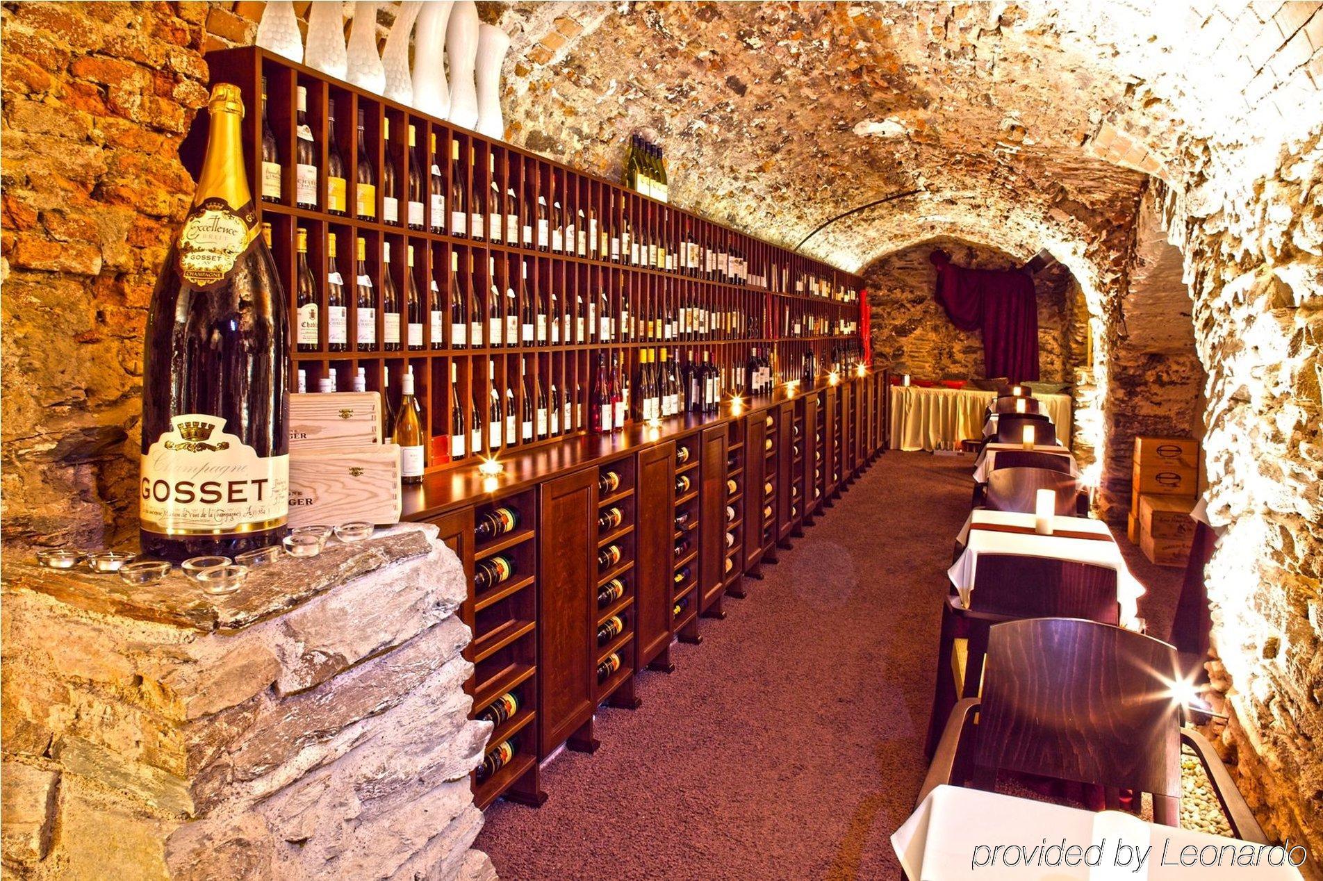 Boutique Hotel Zlaty Dukat كَشّا المطعم الصورة