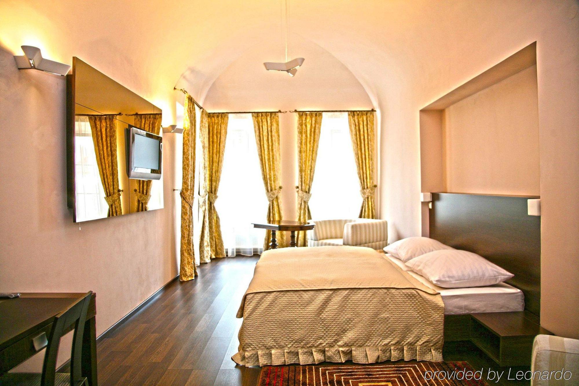 Boutique Hotel Zlaty Dukat كَشّا الغرفة الصورة